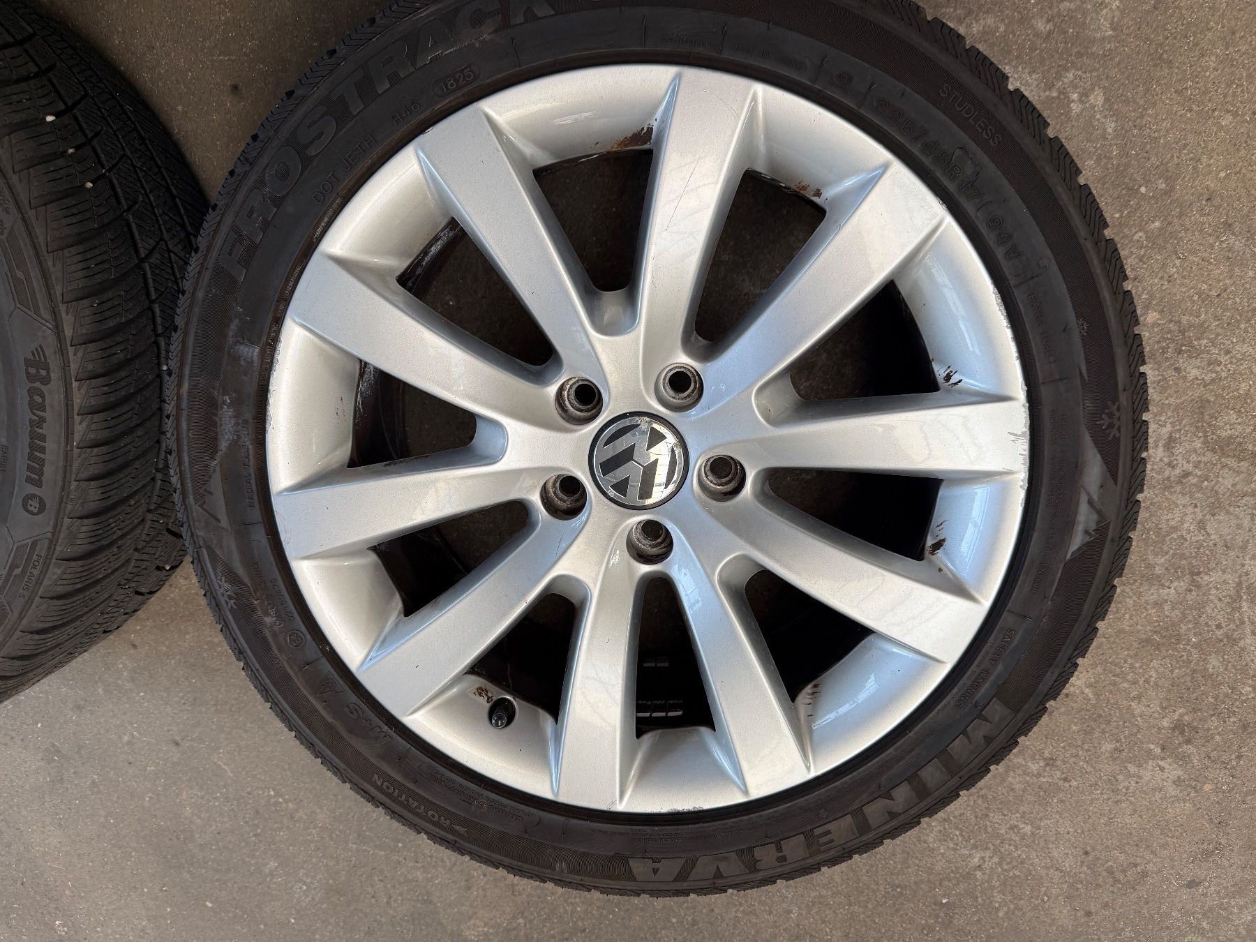 Volkswagen Pneumatici & Ruote complete: VW Passat,Scirocco 225/45R17 – Usato da Oftringen venduto da Leonsara 3