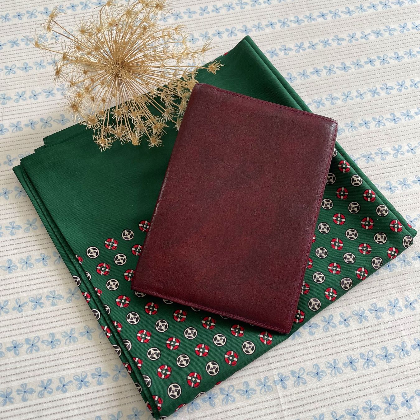 Portafogli: Brieftasche Leder dunkelrot bordeaux mit vielen Fächern – Usato da Brüttisellen venduto da Buxus 1