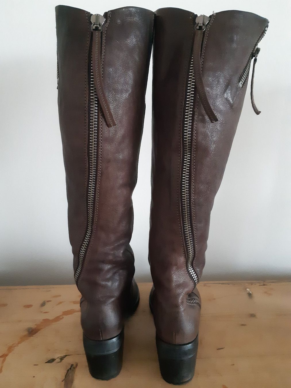 Scarpe da donna: Bottes hautes en cuir - Onid Studio – Usato da Montreux venduto da kubo 2