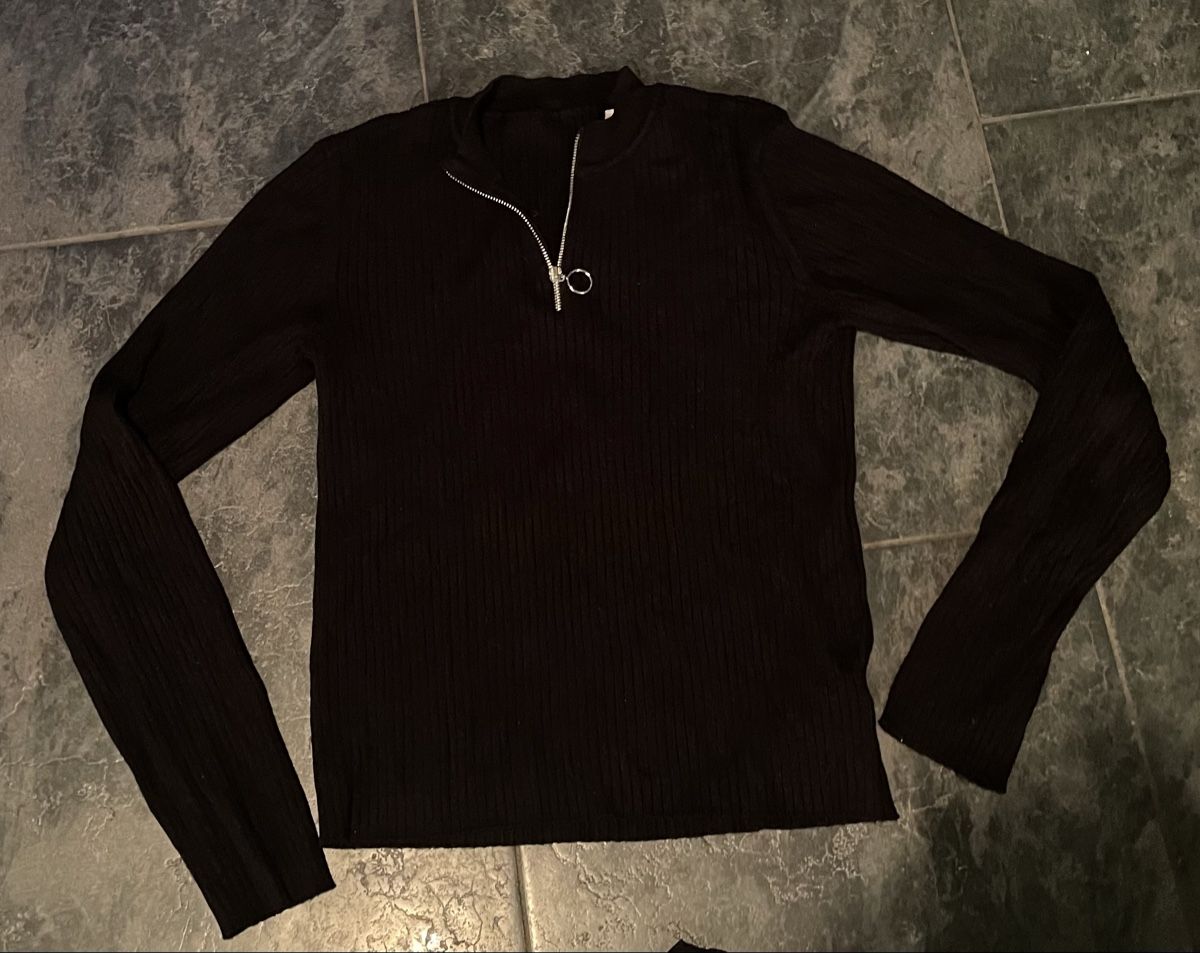 Pulls et sweat-shirts: Pullover schwarz – D'occasion à Mettmenstetten par sde_mnv2