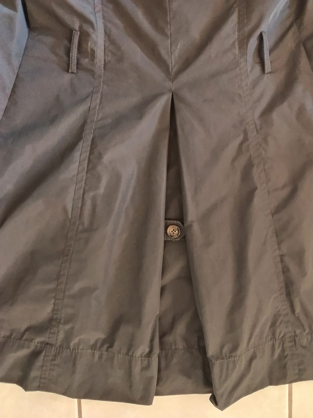Max Mara Cappotti: Weekend Max Mara trench-coat, 36/S, imperméable, navy – Usato da Neuchâtel venduto da Virgule50 6