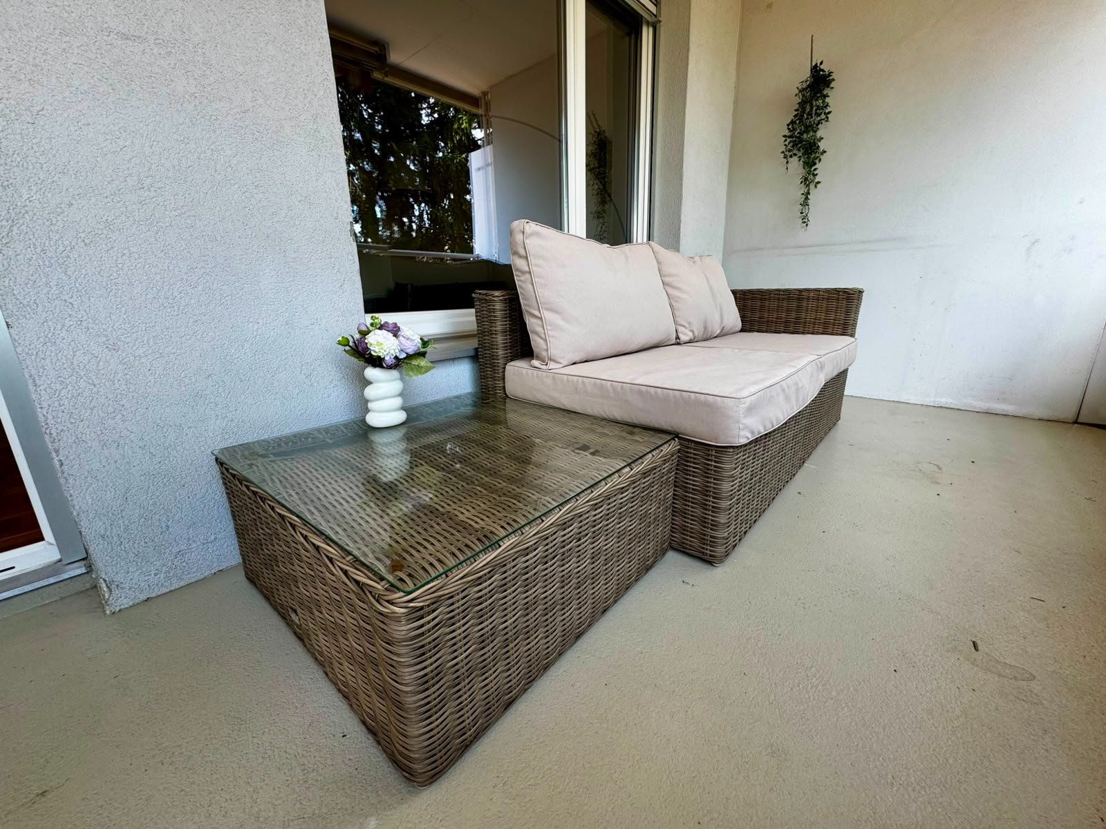 Tables: Sofa & Loungetisch mit Glasplatte – D'occasion à Windisch par dan_2cfb