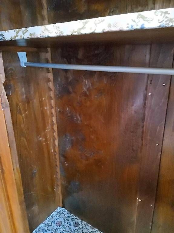 Armadi: Schöner Antiker Schrank in Basel – Usato da Basel venduto da Palmenland 3