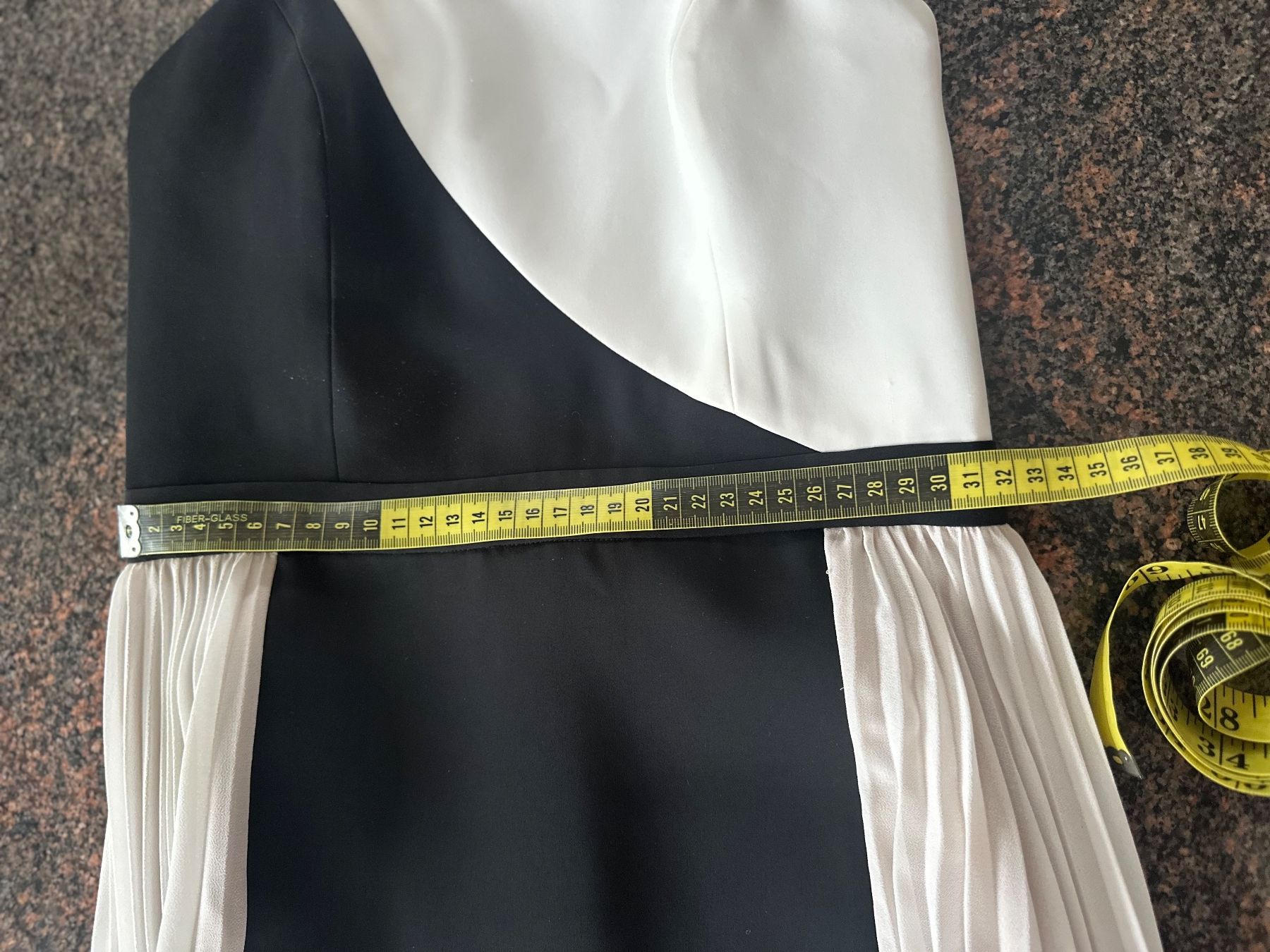 Vestiti: BCBG MAXAZRIA dress – Nuovo e nell'imballaggio originale da Wollerau venduto da bod_25yw 5