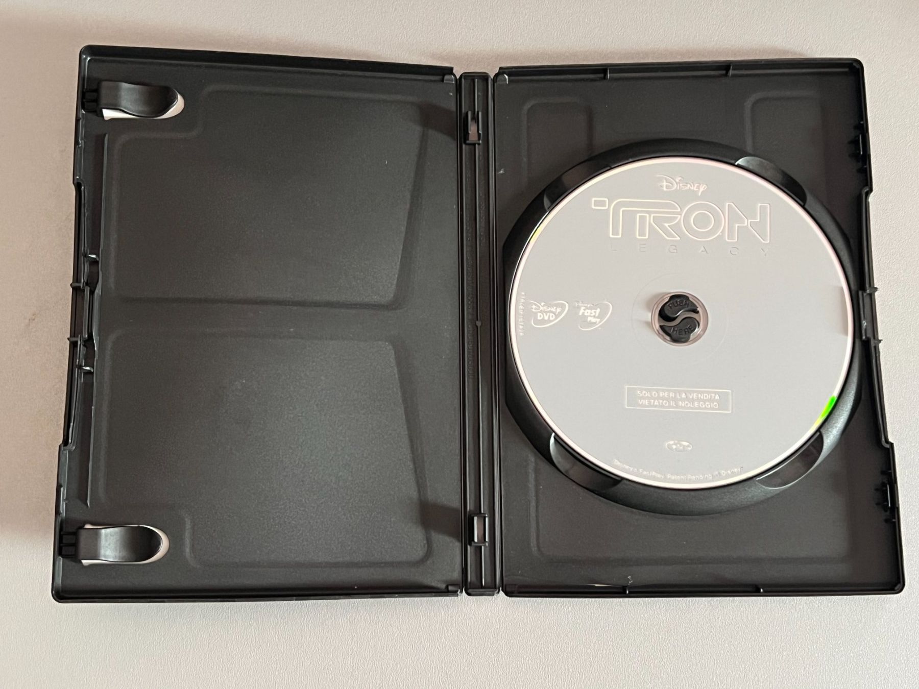 Tutti i DVDs: Tron Legacy (DVD) – Usato da Rivera venduto da poweradem05 2