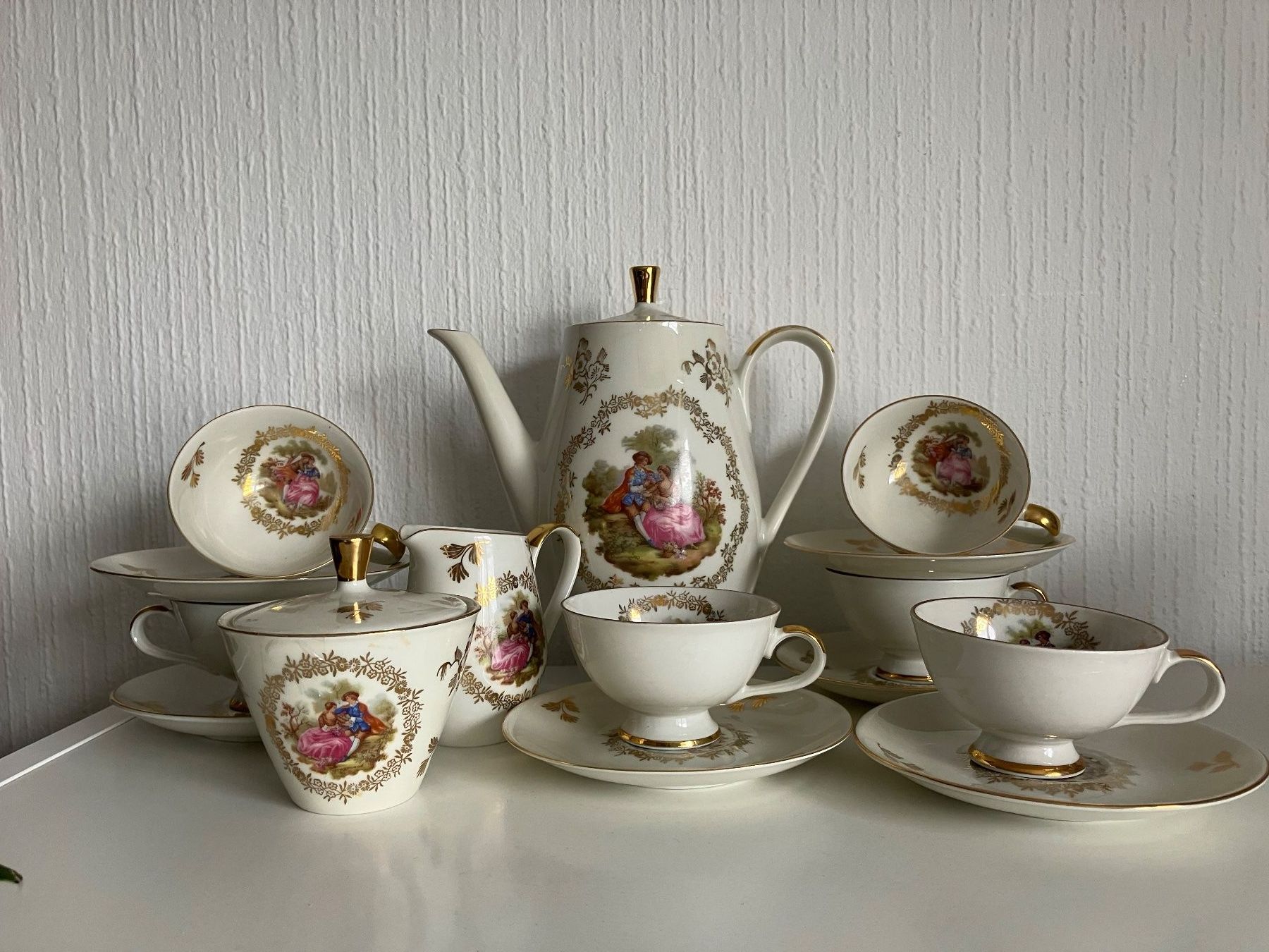 Set di piatti: Service à café vintage Bavaaria doré, – Usato da Peseux venduto da Chimon59 3