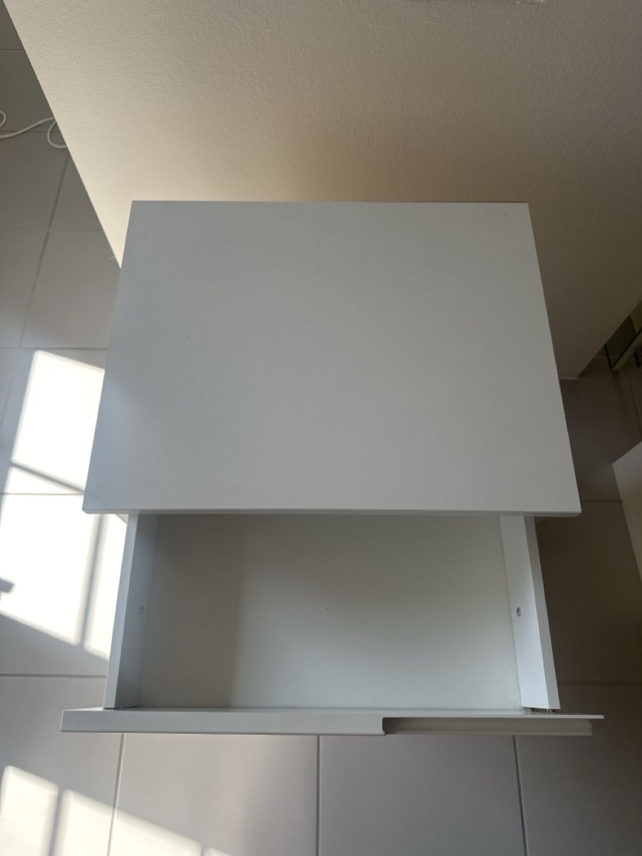 Commodes: Kleine Kommode mit 4 Schubladen – D'occasion à Zollikon par 19leo90 1