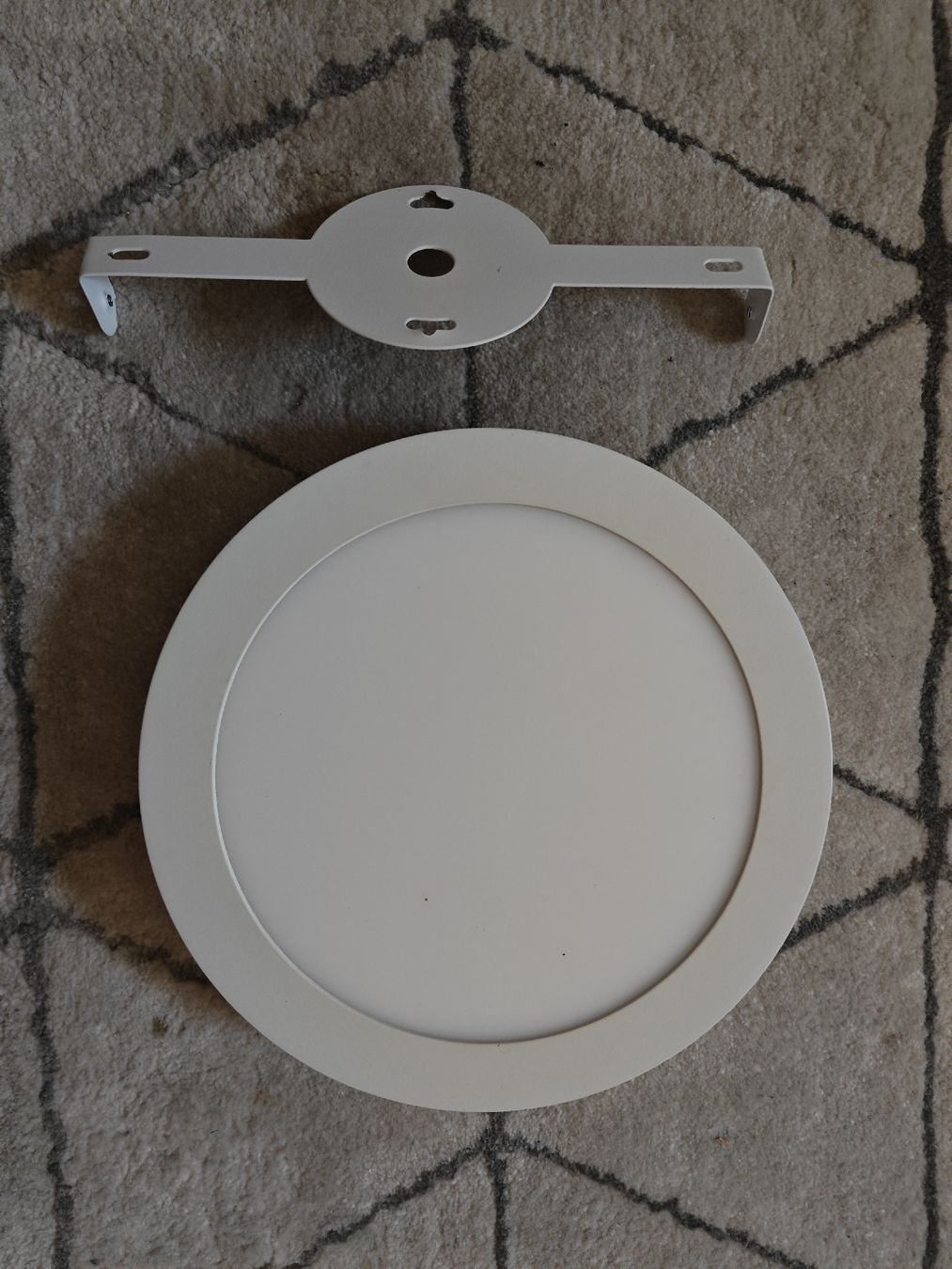 Lampadari & plafoniere: Flache LED Deckenleuchte, neuwertig, Durchmesser 25cm – Usato da Sissach venduto da pat_5ryt