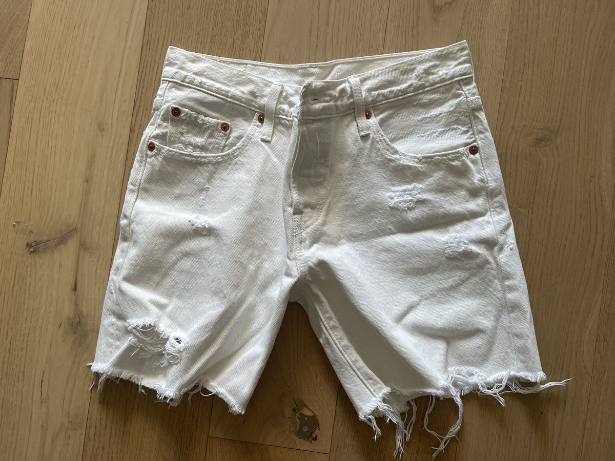 Levi's Jeans: Levis Shorts W25 – D'occasion à Adliswil par jota_