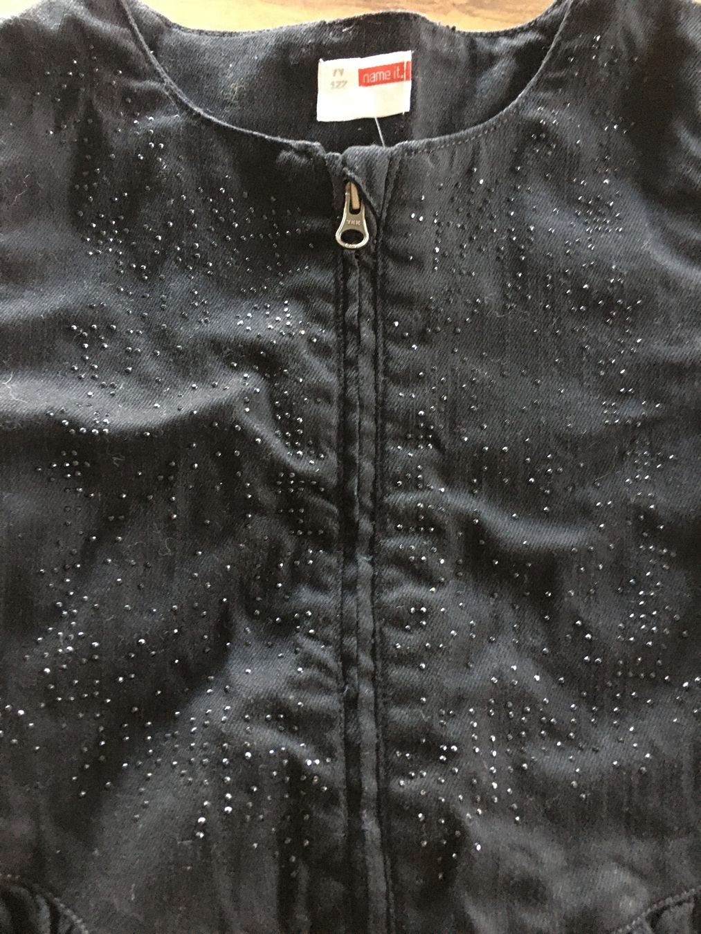 Name It Giacche & Cappotti: Jäckchen Jäckli Name it Grösse 122 Glitzer schwarz Pullover – Usato da Horw venduto da dreamsofacid 1