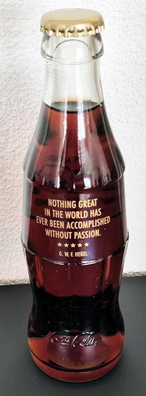 Coca-Cola Apparecchiature e tecnologia a gas: Coca-Cola Jubiläums-Flasche in Originalkarton – Nuovo e nell'imballaggio originale da Pfäffikon ZH venduto da Colacity 2