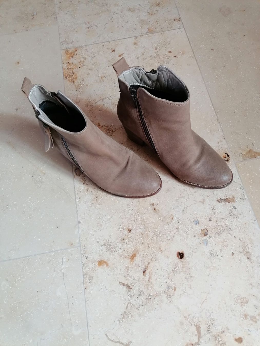 Dune London Scarpe da donna: Trendige Stiefeletten, beige, Grösse 37 – Usato da Benken SG venduto da Gummifinger