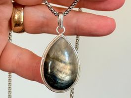 Collier labradorite, élégant et tendance ✨