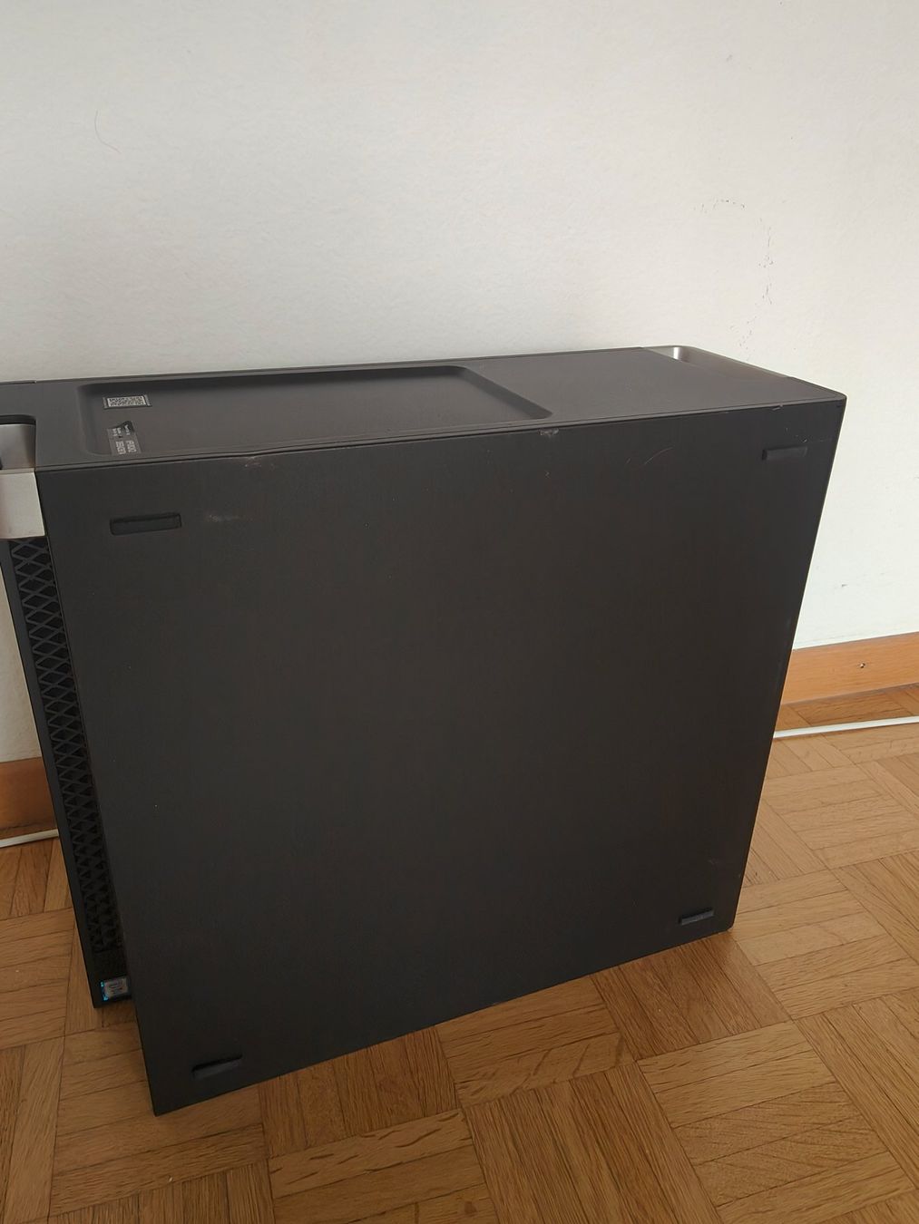 Dell PC: Dell Precision T7810, E5-2699 v3 (36C/72T) – Usato da Oberengstringen venduto da DelCtrl 5