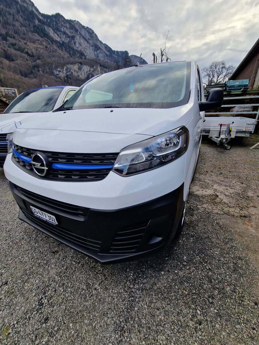 Opel Veicoli commerciali: Opel Vivaro Cargo 2.0 NUR 29500KM – Usato da Flums venduto da Michigrind90 1