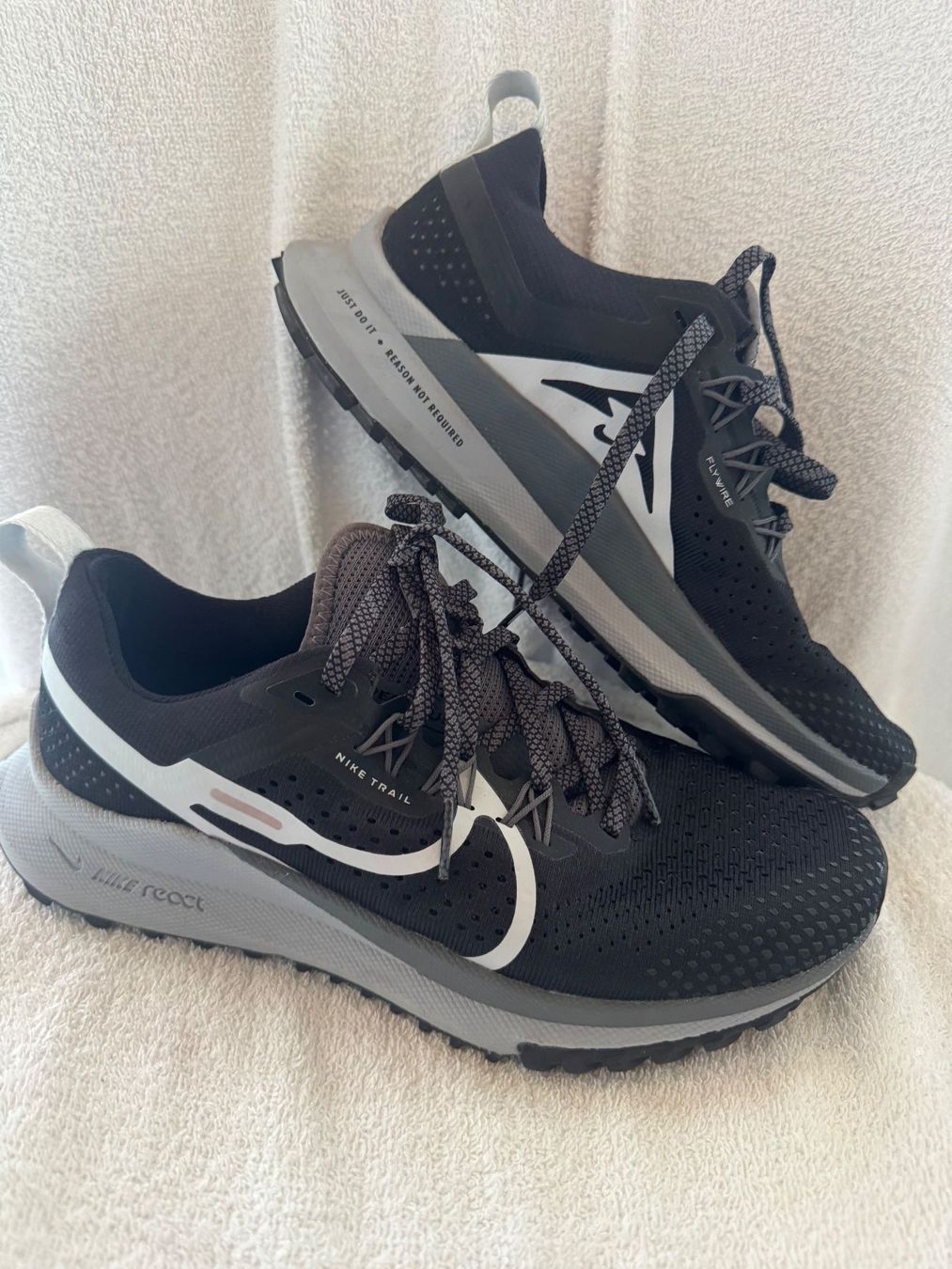 Nike Scarpe da donna: Nike React Pegasus Trail 4 Damen Laufschuhe Gr. 38.5 – Nuovo (secondo la descrizione) da Zäziwil venduto da blackpearl