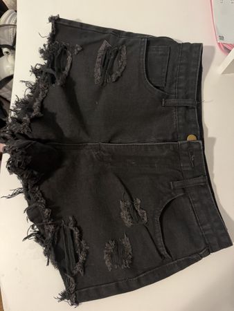 Shorts en jean noir déchirés taille 36 nouveau