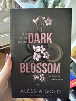 Buch Dark Blossom Alessia Gold gebunden guter Zustand