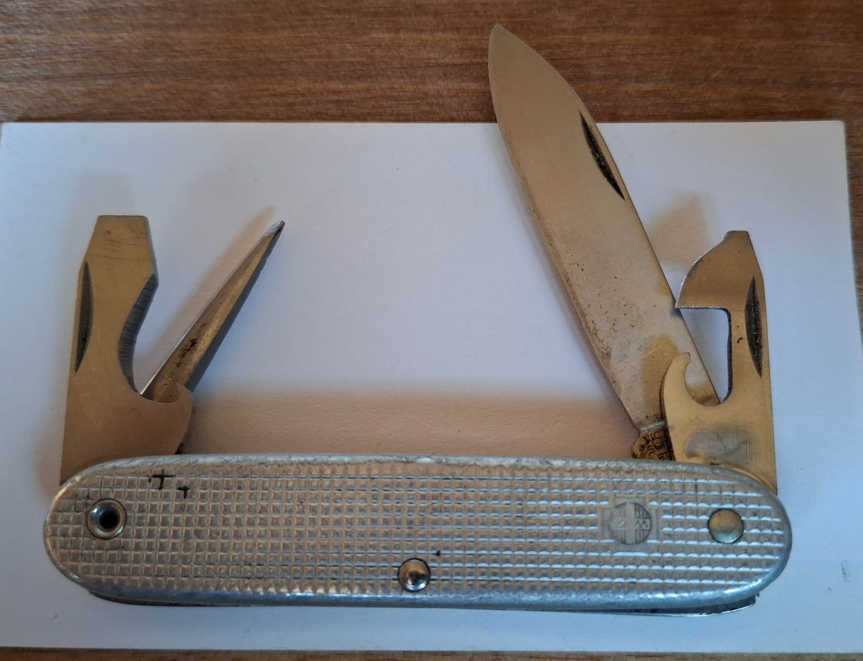 Schweizer Armee Coltelli tascabile: Militärmesser 1977 – Usato da Lützelflüh-Goldb venduto da Hugro1