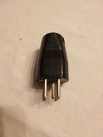 Adaptateur prise CEE 7/7 vers T13 Suisse (483)