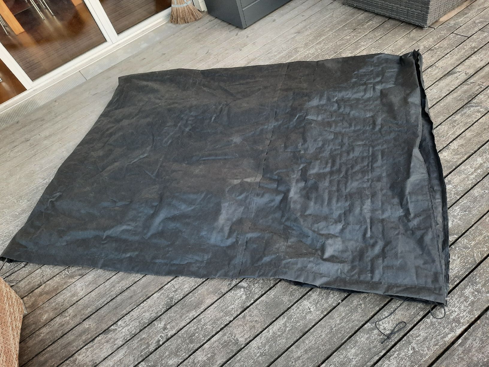Coperture: XL Schutzhülle Gartenmöbel Quader-förmig – Usato da Roggwil BE venduto da Sternschnupperli