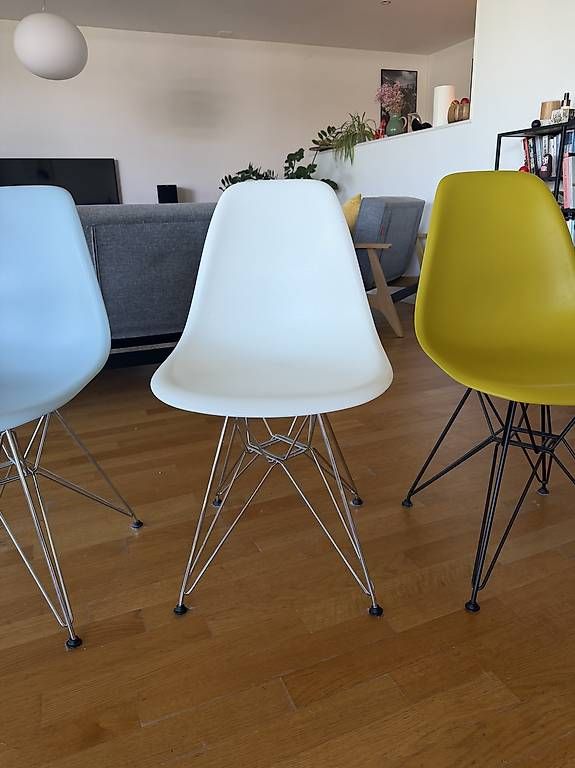 Chaises: Vitra - Eames Plastic Chairs – D'occasion à Zug par lstefano1 1