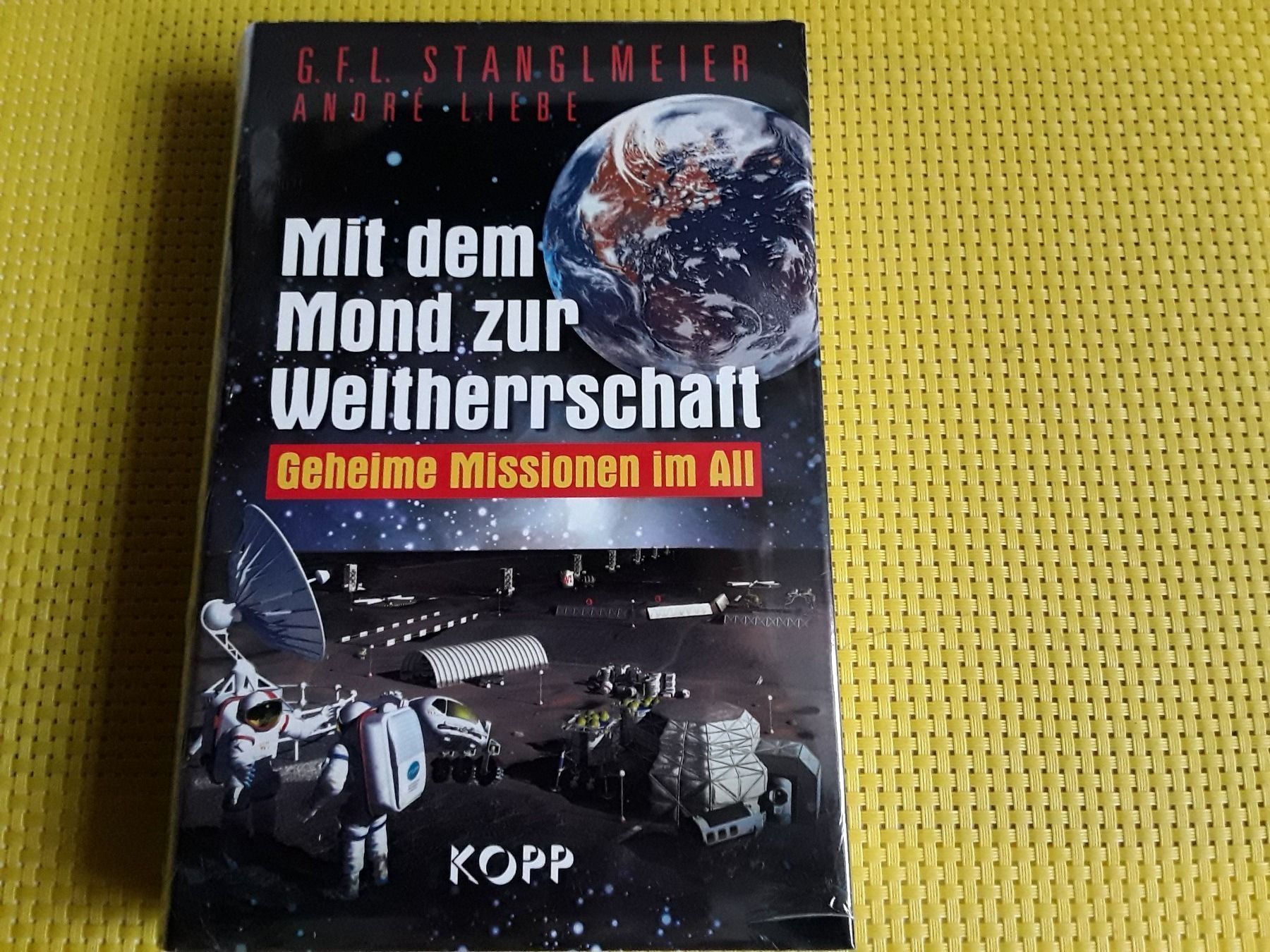Libri: Mit dem Mond zur Weltherrschaft – Nuovo e nell'imballaggio originale da Rebstein venduto da Buchsi03