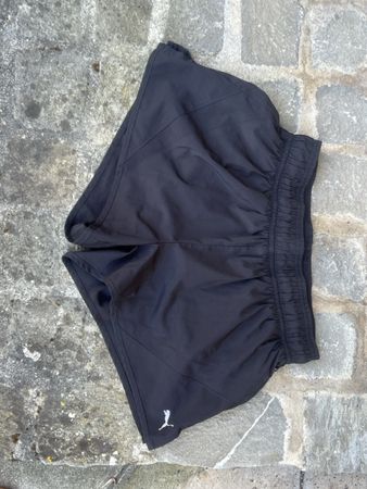 Short de sport Puma noir taille M bon état