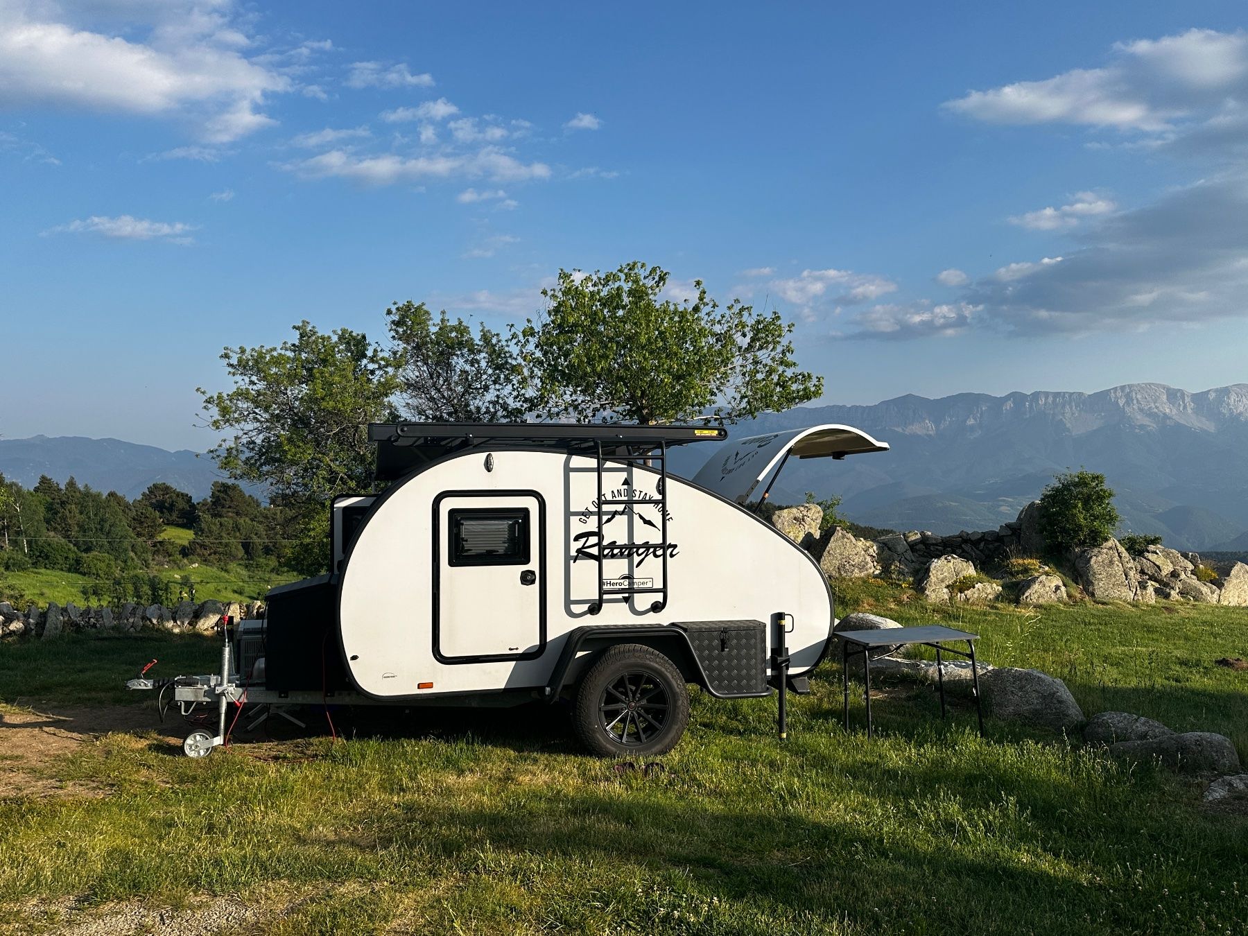 Veicoli da campeggio: Offroad Caravan Modelljahr 2023 – Usato da Unterstammheim venduto da Ferienflieger 3