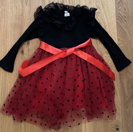 Rotes Mädchenkleid mit Punkten, Grösse 3-4 Jahre