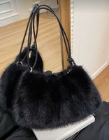 Sac en fausse fourrure noire