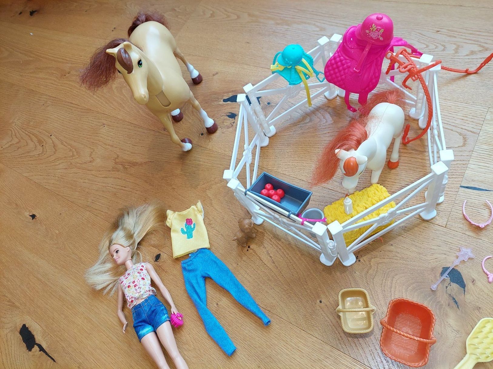 Giocattoli: Barbie Set mit Pferden – Usato da Bözberg venduto da Zimt104 4