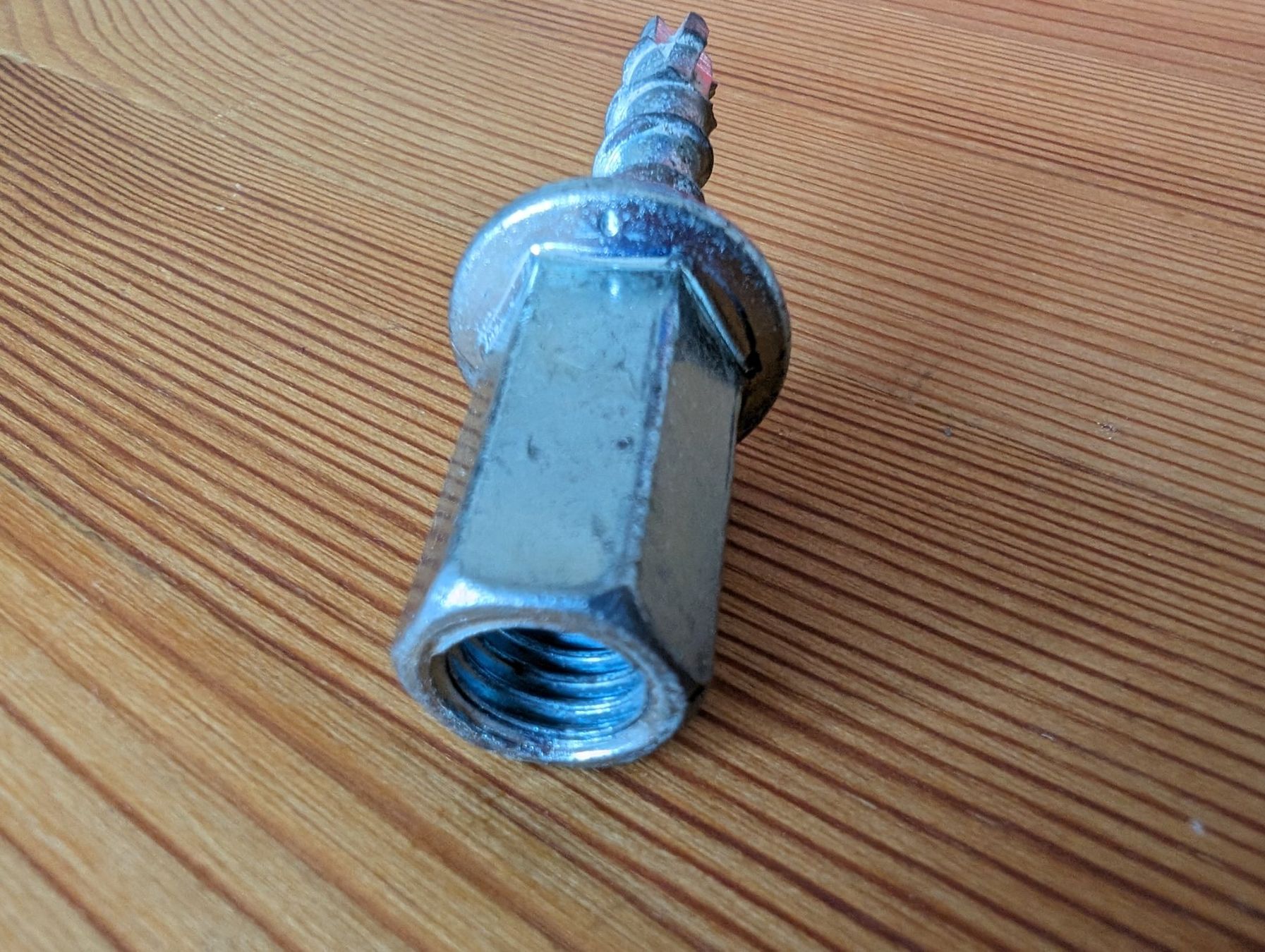 Supporti a parete: Mauerhalterung mit Gewinde 1cm – Usato da Zürich venduto da richardeigenmann 1