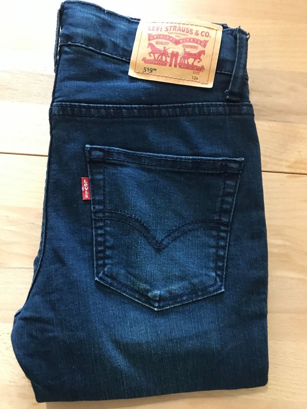 Levi's Hosen: Levis 519 extrême skinny taille 12 ans – Gebraucht aus Meyrin von dijin