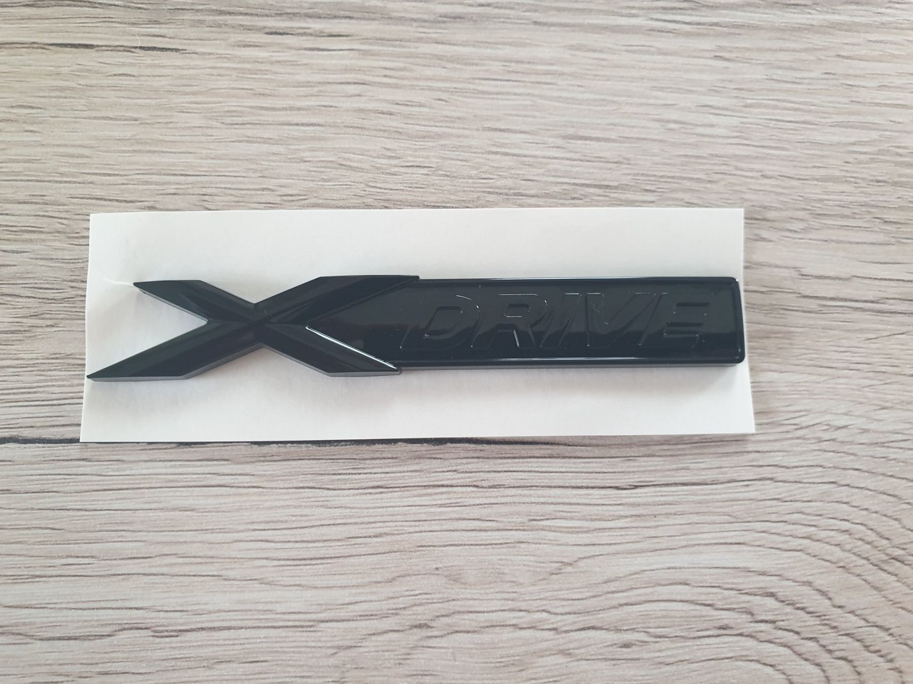 BMW Tutti pezzi di ricambio auto: Emblem BMW Xdrive Schwarz Glanz – Nuovo e nell'imballaggio originale da Bellikon venduto da Kekko11