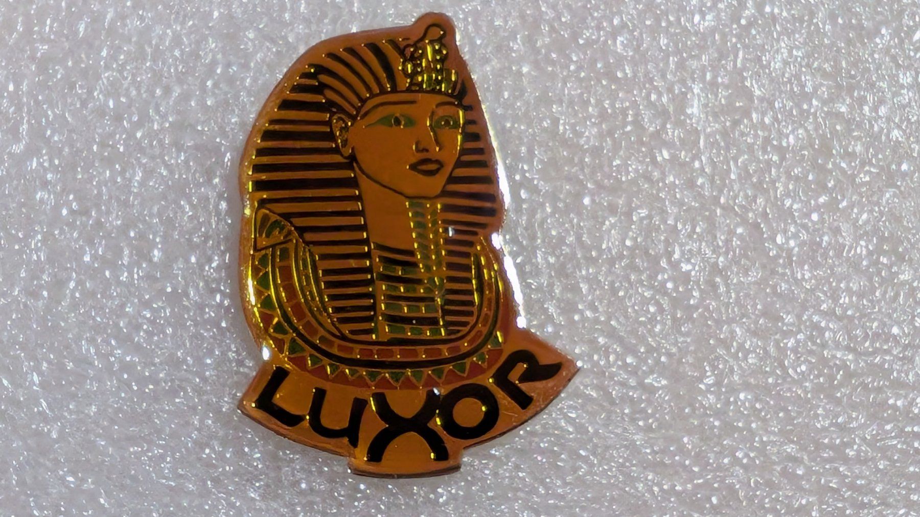 Placchette & Badge: Ansteckpin 272: Luxor – Usato da Oppligen venduto da Pin-Fall-Shop