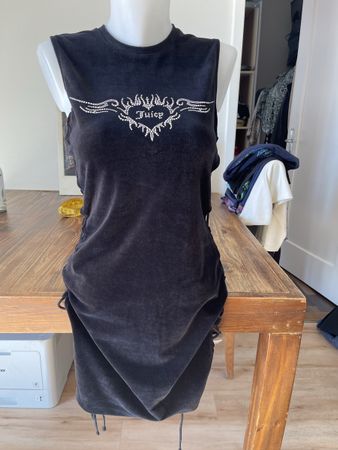 Robe Juicy Couture courte noire avec.lacets sur les côté L n