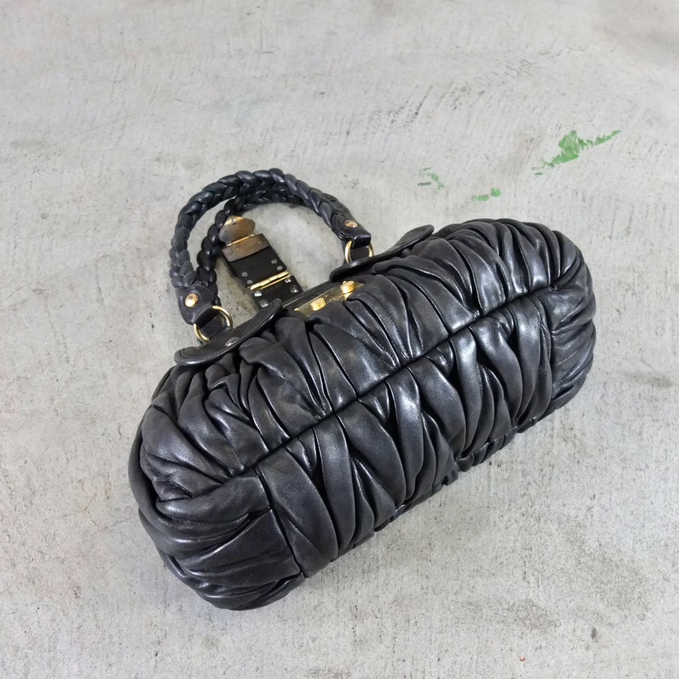Miu Miu Borse: Miu Miu Handtasche aus gerafftem Nappaleder – Usato da Basel venduto da Brocki-auf-dem-Wolf 6