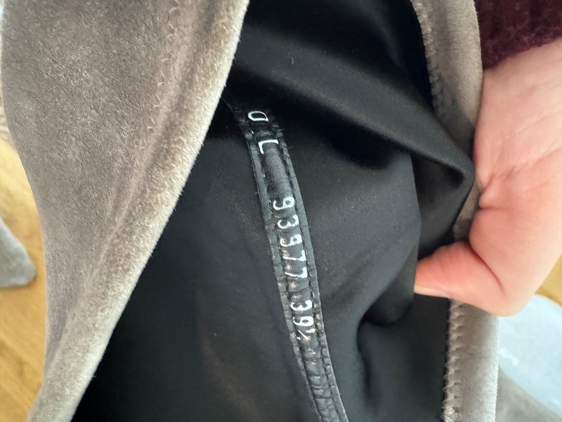 Stuart Weitzman Damenschuhe: Stuart Weitzman Highland Overknee Boots taupe Gr. 39.5 – Gebraucht aus Klingnau von Vdado 1