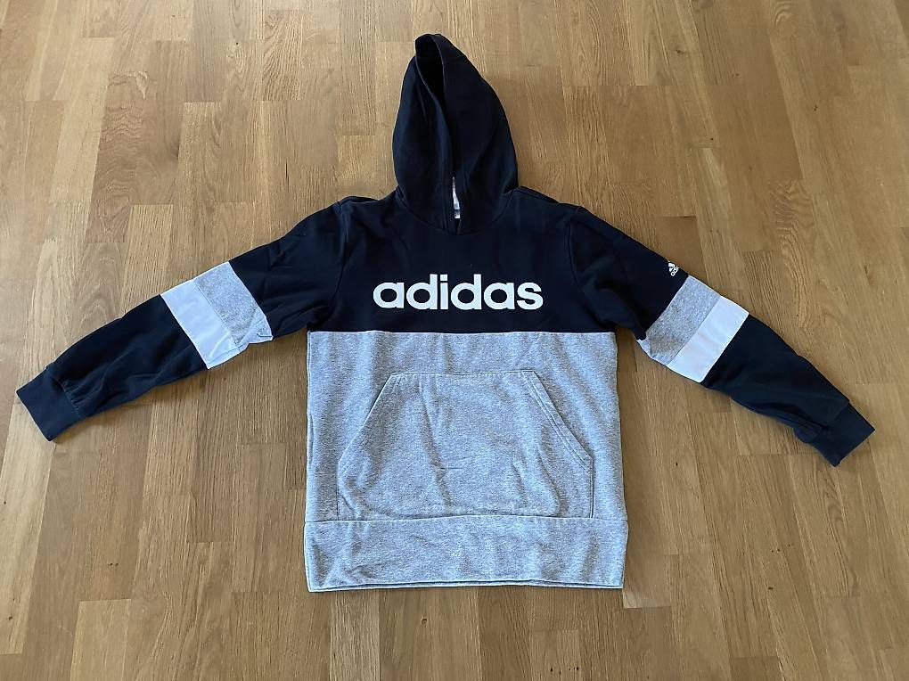 Maglioni & Felpe: Hoodie Adidas, Gr.164 – Usato da Iffwil venduto da tan_l2nr