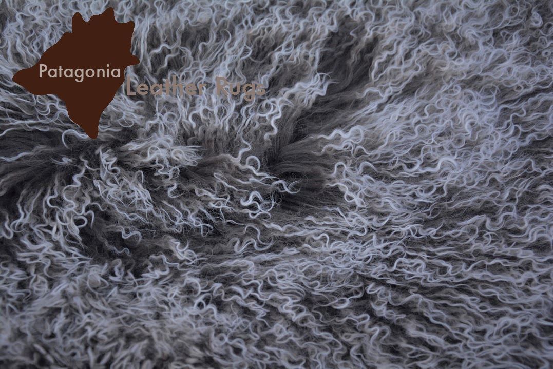 Tappeti: Echtes Tibetisches Schaffell Teppich – Nuovo e nell'imballaggio originale da Arbedo venduto da patagonialeatherrugs 1