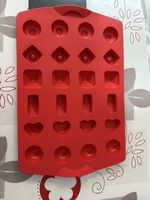 Tupperware, Stampo in silicone rosso per dolci