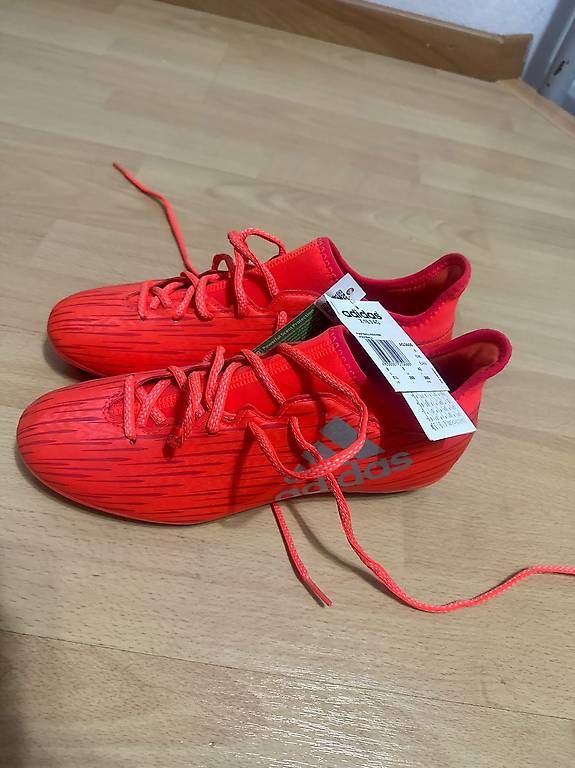 Adidas Scarpe da uomo: Adidas Fussballschuhe – Nuovo (secondo la descrizione) da Lupfig venduto da Pluribus
