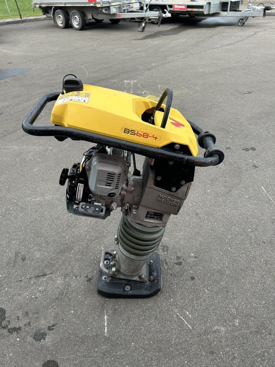 Wacker Neuson Toutes les machines: Grabenstampfer Wacker Neuson  – D'occasion à Salmsach par Takeuchi_W395
