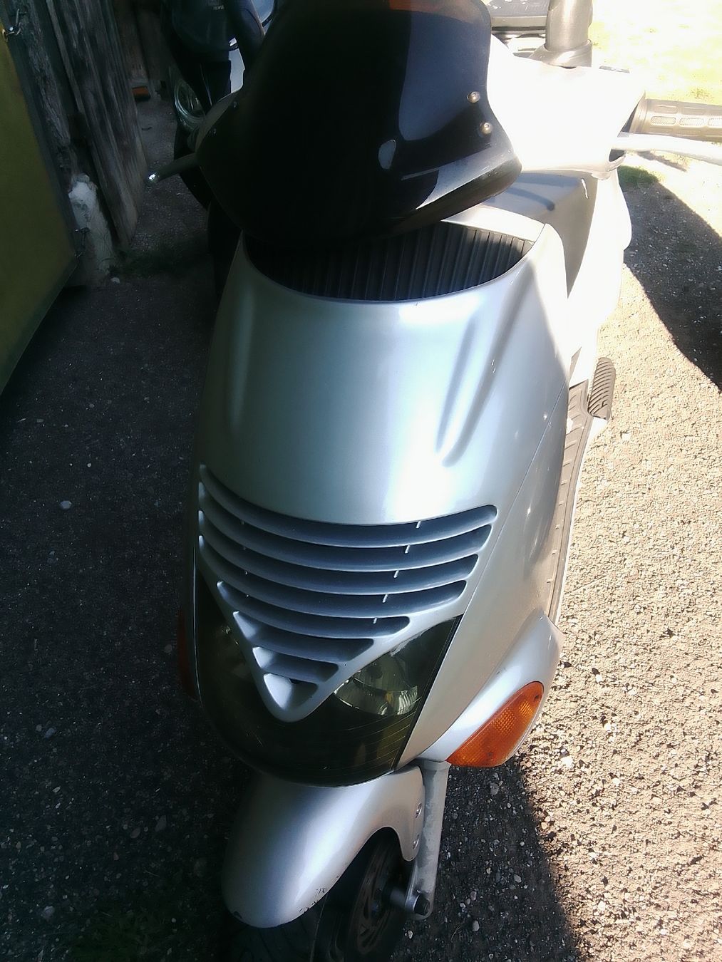 Aprilia Scooters: Aprilia Leonardo 125 – D'occasion à Pfäffikon ZH par milcow 2