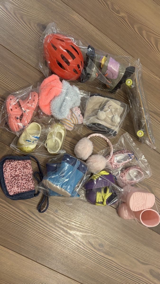 Spielzeuge: Puppenzubehör – Neu (gemäss Beschreibung) aus Dörflingen von J3rom3