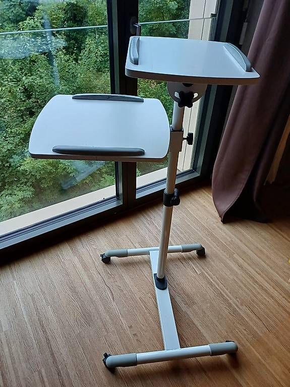 Proiettori: Laptop / Projektor Präsentation – Usato da Zürich venduto da jjud