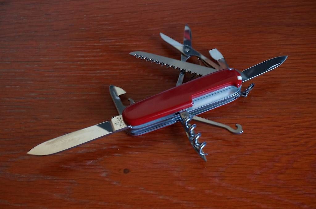 Victorinox Taschenmesser: Victorinox "Huntsman" Schweizer Offiziersmesser – Gebraucht aus Spreitenbach von Salesmanship 1
