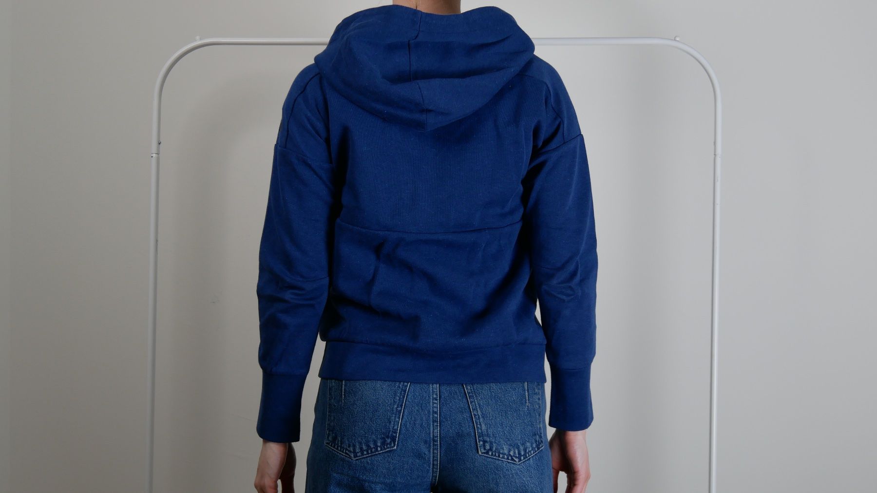 Adidas Pullover & Sweatshirts: Adidas Sweater Pullover Weste navy dunkelblau Kaputzenpulli – Neu (gemäss Beschreibung) aus Zürich von julia_vina 4
