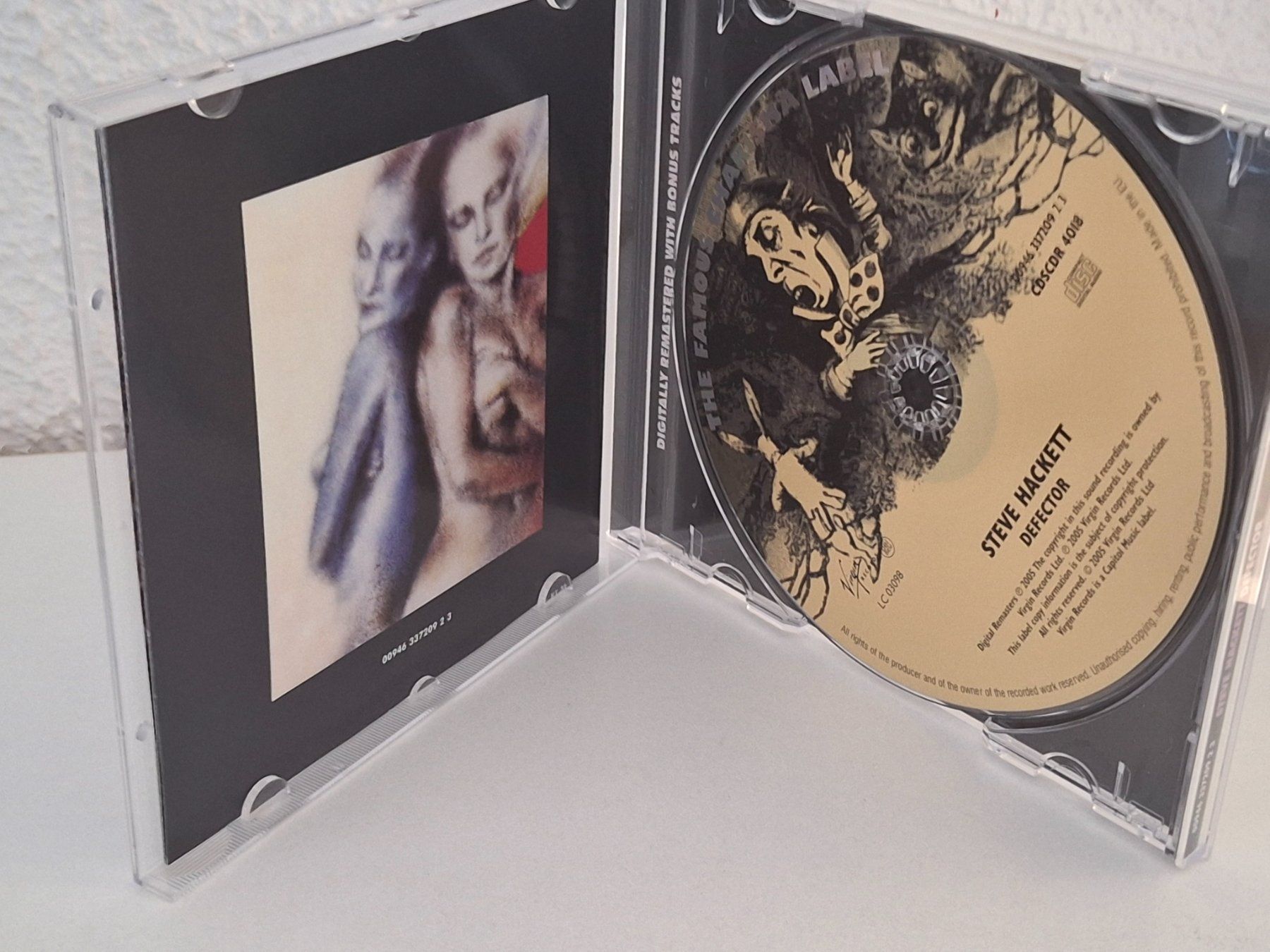 CDs: CD STEVE HACKETT -  Defector   (Digitally Remastered) – Gebraucht aus Aarberg von Jackup1 2